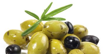 Le Régime Méditerranéen : centre de la médecine anti-âge ? olives et romarin