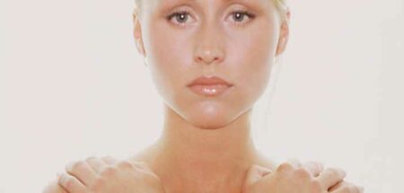 bel ovale du visage de femme