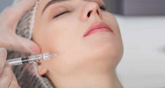 Injections d'acide hyaluronique contre rides et imperfections